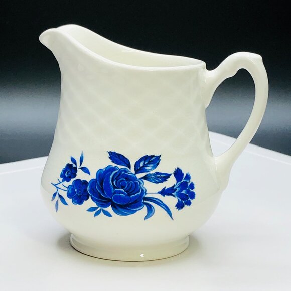 Vintage 60s Enoch Wedgwood Tunstall BLUE ROSE Ironstone Creamer Chateaucore - Picture 2 of 9